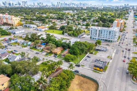 Снять в аренду виллу или дом в Майами, Флорида 2 спальни, 89.37м2, № 2050907 - фото 24