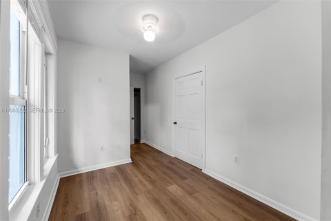 Снять в аренду виллу или дом в Майами, Флорида 2 спальни, 89.37м2, № 2050907 - фото 14