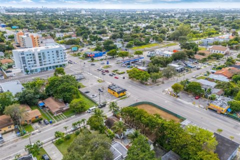 Снять в аренду виллу или дом в Майами, Флорида 2 спальни, 89.37м2, № 2050907 - фото 22