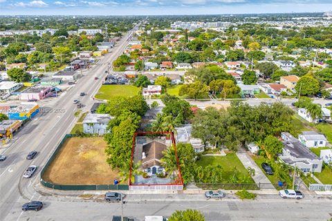 Снять в аренду виллу или дом в Майами, Флорида 2 спальни, 89.37м2, № 2050907 - фото 27