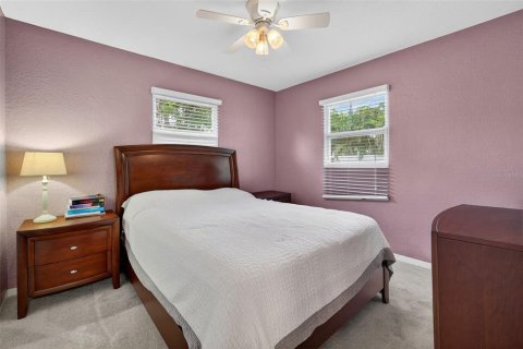 House in Saint Petersburg, Florida 3 bedrooms, 153.94 sq.m. № 1877475 - photo 25
