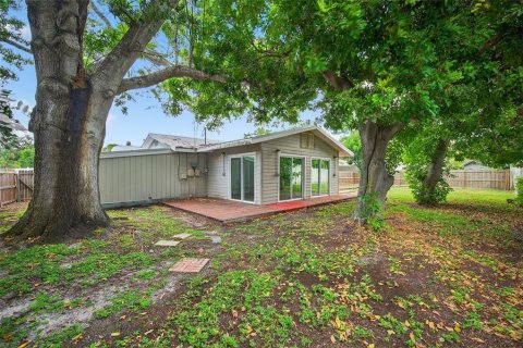 House in Saint Petersburg, Florida 3 bedrooms, 153.94 sq.m. № 1877475 - photo 29