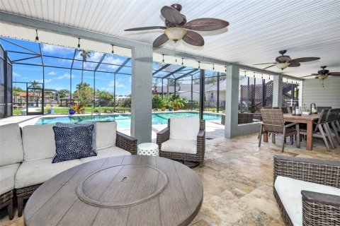 House in New Smyrna Beach, Florida 4 bedrooms, 341.32 sq.m. № 2099956 - photo 6