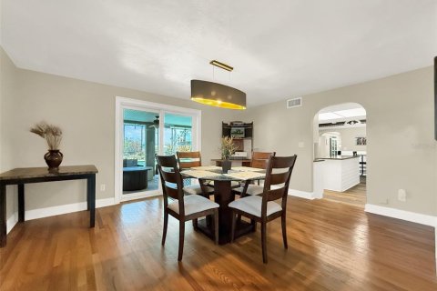 House in New Smyrna Beach, Florida 4 bedrooms, 341.32 sq.m. № 2099956 - photo 13