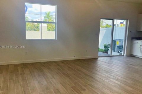 Touwnhouse à louer à Homestead, Floride: 4 chambres, 163.23 m2 № 2084243 - photo 5