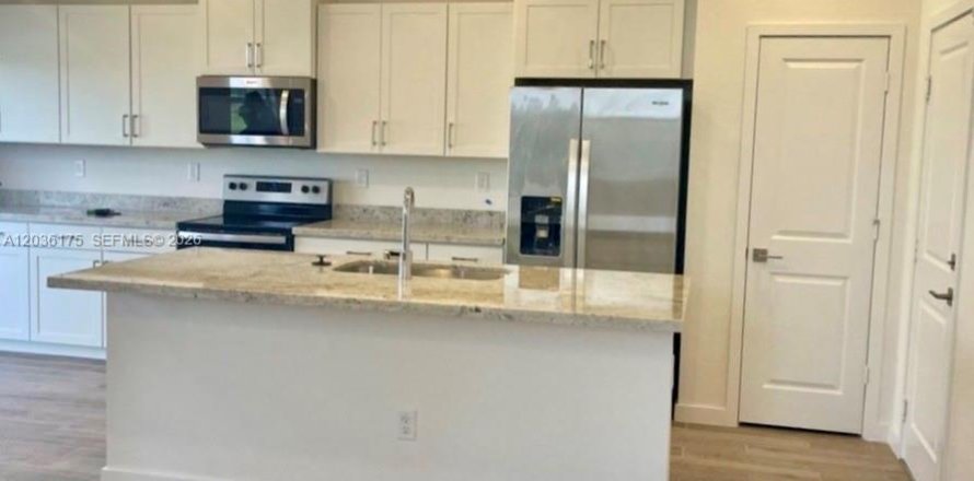 Touwnhouse à Homestead, Floride 4 chambres, 163.23 m2 № 2084243
