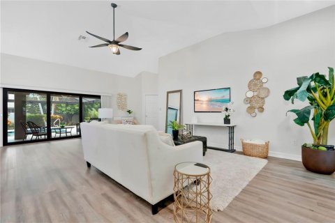 Villa ou maison à vendre à Cape Coral, Floride: 3 chambres, 170.75 m2 № 2395543 - photo 9