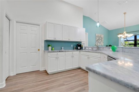 Villa ou maison à vendre à Cape Coral, Floride: 3 chambres, 170.75 m2 № 2395543 - photo 14