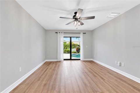 Villa ou maison à vendre à Cape Coral, Floride: 3 chambres, 170.75 m2 № 2395543 - photo 25