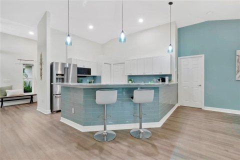Villa ou maison à vendre à Cape Coral, Floride: 3 chambres, 170.75 m2 № 2395543 - photo 13