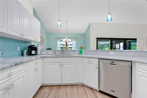 Villa ou maison à vendre à Cape Coral, Floride: 3 chambres, 170.75 m2 № 2395543 - photo 18