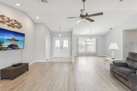 Villa ou maison à vendre à Spring Hill, Floride: 3 chambres, 158.68 m2 № 1833133 - photo 8