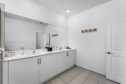 Купить таунхаус в Хомстед, Флорида 3 спальни, 157.47м2, № 2081526 - фото 23