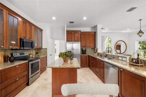 Купить виллу или дом в Майами, Флорида 5 спален, 319.49м2, № 1997453 - фото 14