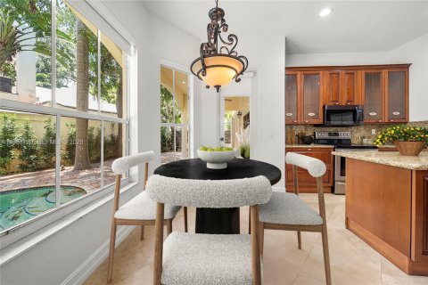 Купить виллу или дом в Майами, Флорида 5 спален, 319.49м2, № 1997453 - фото 16