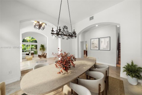 Купить виллу или дом в Майами, Флорида 5 спален, 319.49м2, № 1997453 - фото 21