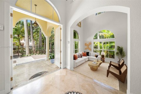 Купить виллу или дом в Майами, Флорида 5 спален, 319.49м2, № 1997453 - фото 11