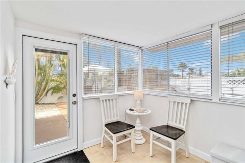 House in Holmes Beach, Florida 2 bedrooms, 102.01 sq.m. № 1608263 - photo 25