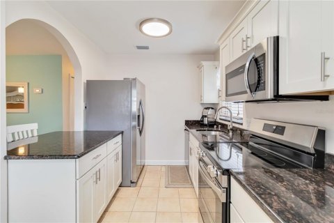 House in Holmes Beach, Florida 2 bedrooms, 102.01 sq.m. № 1608263 - photo 21
