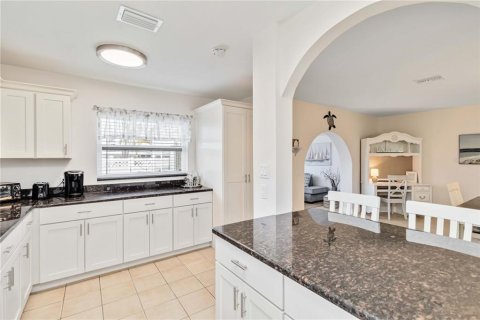 House in Holmes Beach, Florida 2 bedrooms, 102.01 sq.m. № 1608263 - photo 19