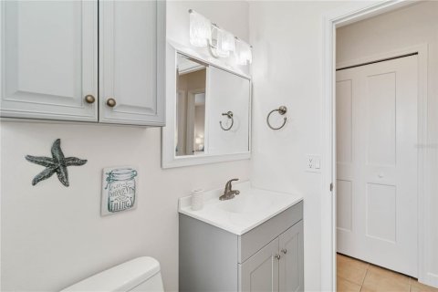 House in Holmes Beach, Florida 2 bedrooms, 102.01 sq.m. № 1608263 - photo 27