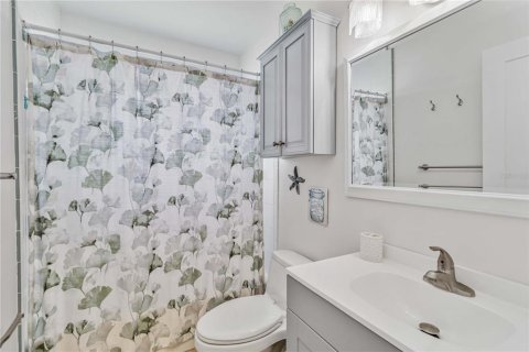 House in Holmes Beach, Florida 2 bedrooms, 102.01 sq.m. № 1608263 - photo 26