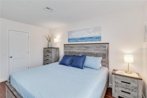 House in Holmes Beach, Florida 2 bedrooms, 102.01 sq.m. № 1608263 - photo 30