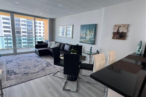 Condo in Hollywood, Florida  № 2326140 - photo 19