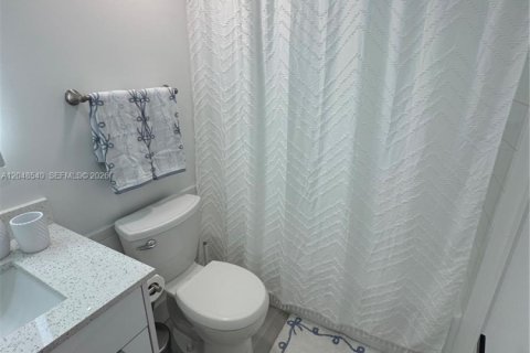 Condo in Hollywood, Florida  № 2326140 - photo 21