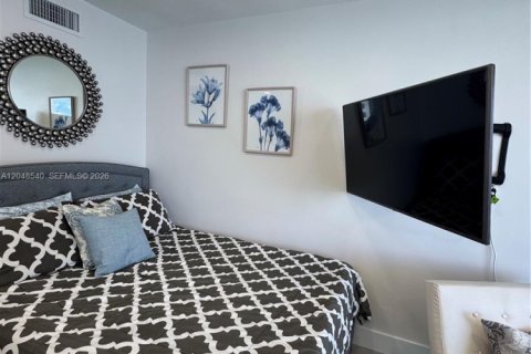 Condo in Hollywood, Florida  № 2326140 - photo 14