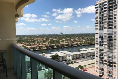 Condo in Hollywood, Florida  № 2326140 - photo 30