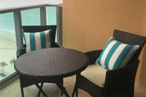 Condo in Hollywood, Florida  № 2326140 - photo 28