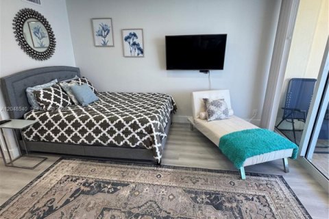 Condo in Hollywood, Florida  № 2326140 - photo 18