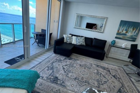 Condo in Hollywood, Florida  № 2326140 - photo 16