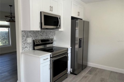 Casa en alquiler en Saint Petersburg, Florida, 3 dormitorios, 104.79 m2 № 1805455 - foto 18