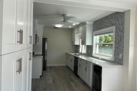 Casa en alquiler en Saint Petersburg, Florida, 3 dormitorios, 104.79 m2 № 1805455 - foto 20