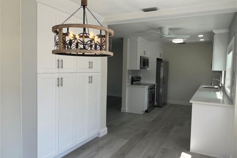 Casa en alquiler en Saint Petersburg, Florida, 3 dormitorios, 104.79 m2 № 1805455 - foto 22