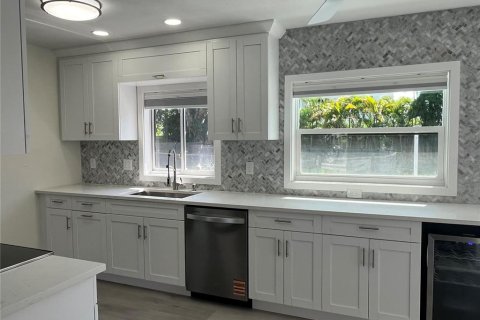 Casa en alquiler en Saint Petersburg, Florida, 3 dormitorios, 104.79 m2 № 1805455 - foto 17