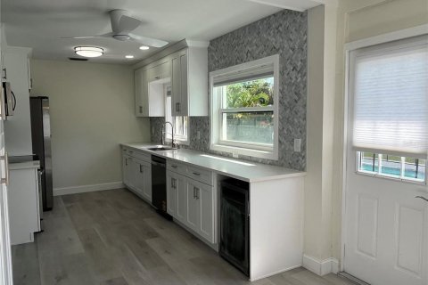 Casa en alquiler en Saint Petersburg, Florida, 3 dormitorios, 104.79 m2 № 1805455 - foto 16