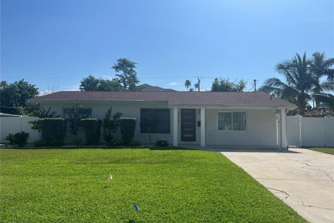 Casa en alquiler en Saint Petersburg, Florida, 3 dormitorios, 104.79 m2 № 1805455 - foto 10