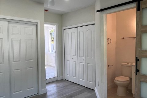 Casa en alquiler en Saint Petersburg, Florida, 3 dormitorios, 104.79 m2 № 1805455 - foto 2