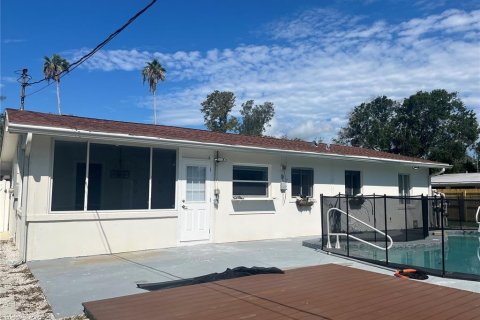 Casa en alquiler en Saint Petersburg, Florida, 3 dormitorios, 104.79 m2 № 1805455 - foto 6