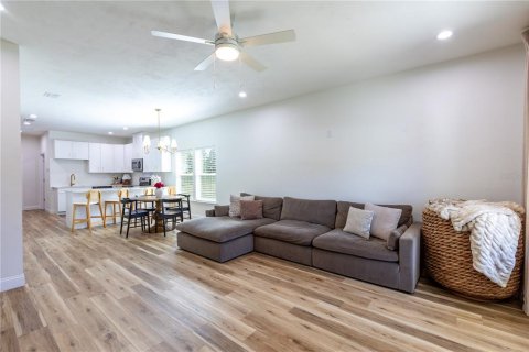House in Lake Butler, Florida 3 bedrooms, 119.84 sq.m. № 2258201 - photo 5