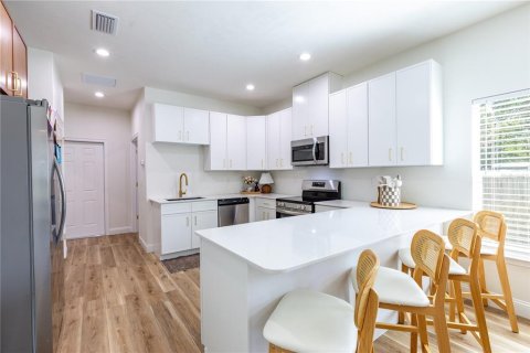 House in Lake Butler, Florida 3 bedrooms, 119.84 sq.m. № 2258201 - photo 8