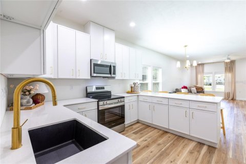 House in Lake Butler, Florida 3 bedrooms, 119.84 sq.m. № 2258201 - photo 9
