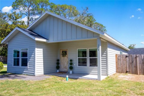 House in Lake Butler, Florida 3 bedrooms, 119.84 sq.m. № 2258201 - photo 2