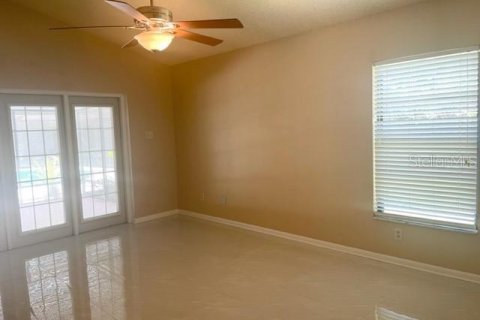 Villa ou maison à louer à Brandon, Floride: 4 chambres, 189.52 m2 № 2412568 - photo 24