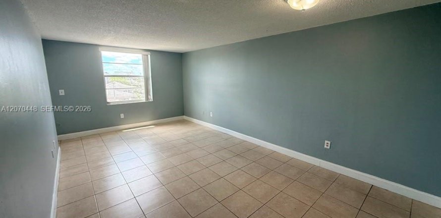 Condo à Hialeah, Floride, 2 chambres № 2303778