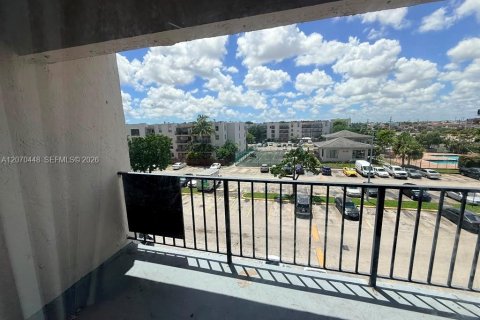 Copropriété à louer à Hialeah, Floride: 2 chambres, 92.53 m2 № 2303778 - photo 5