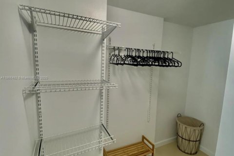 Купить кондоминиум в Майами, Флорида 1 спальня, 66.98м2, № 1897273 - фото 6